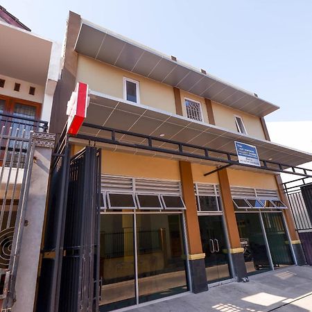 Super Oyo 1506 Shabrina 2 Syariah Hotel Surakarta  Exterior photo